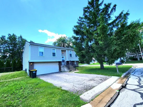682 Oswego Dr, Carol Stream, IL 60188