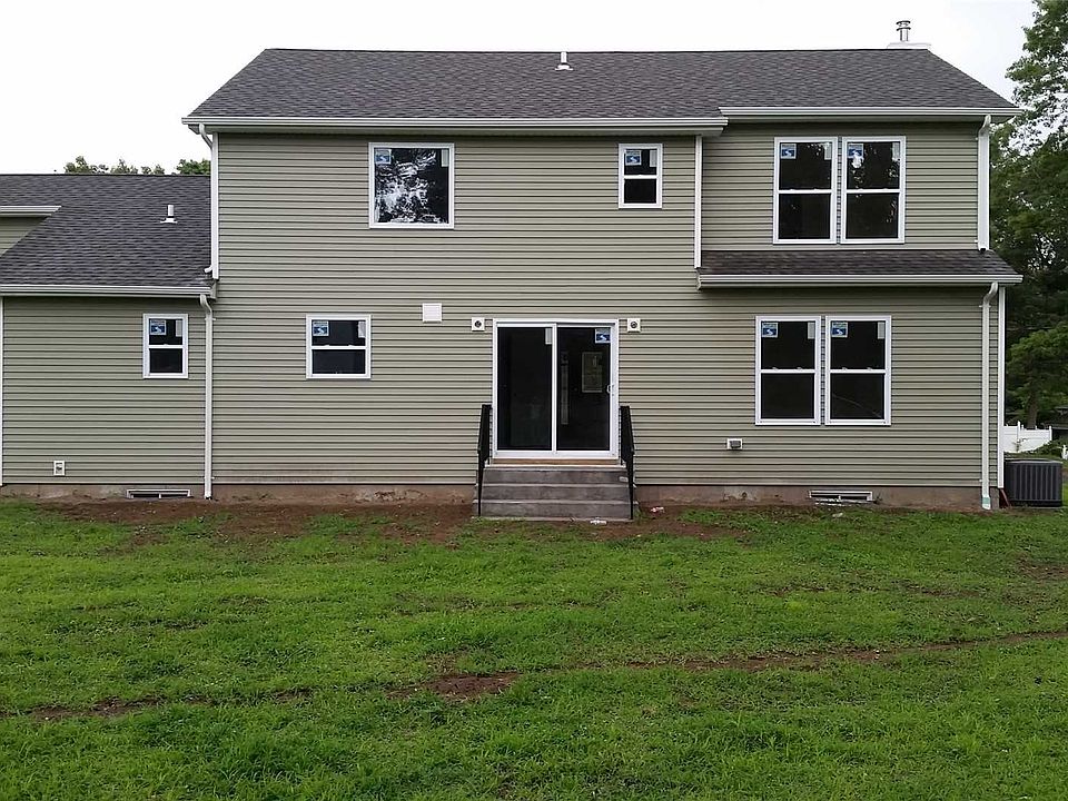 2nd image of 3 Fairfax Dr