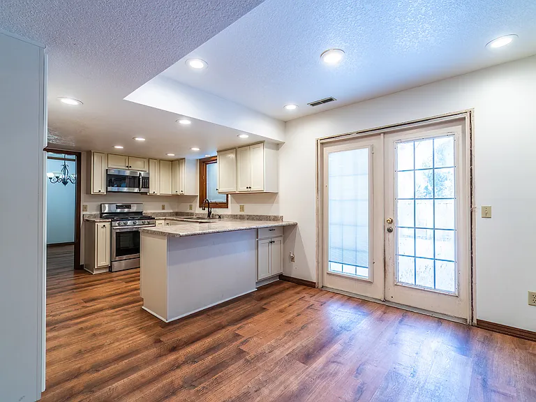 6221 Highgate Pl — Photo 9