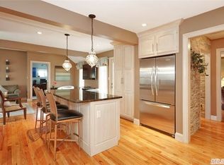 552 Lakeview Ave, Rockville Centre, NY 11570