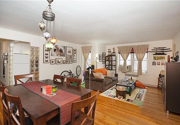 2nd image of 6505 Yellowstone Blvd APT 5B