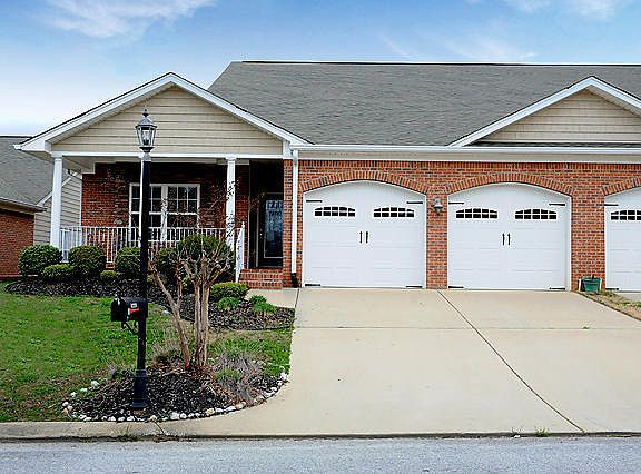 2nd image of 6228 Laramie Cir