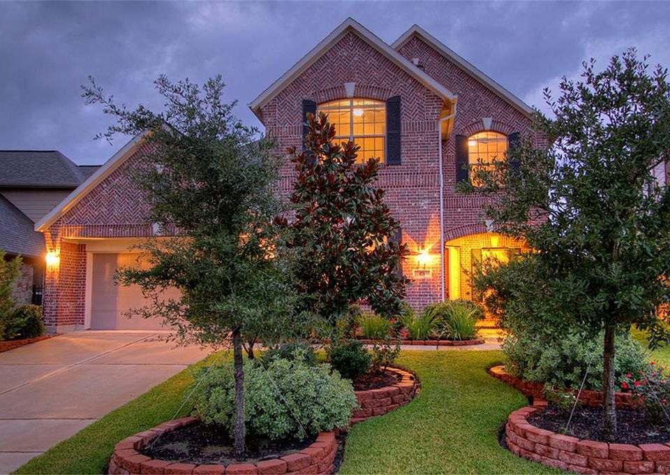 1st image of 171 N Vershire Cir