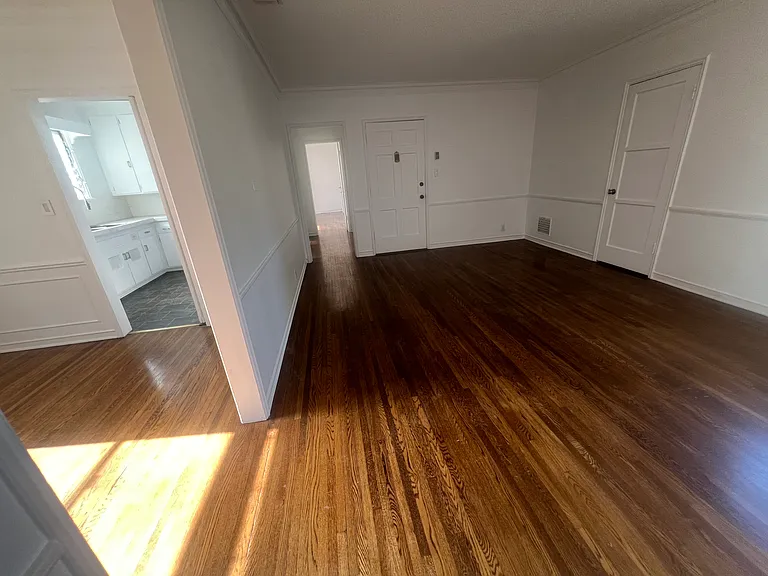 445 N Doheny Dr #F — Photo 6