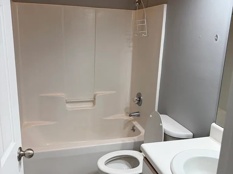 116 Hester Dr — Photo 2