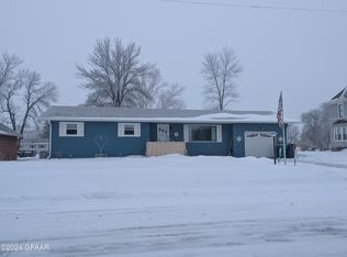 818 Washington Ave, Hatton, ND 58240