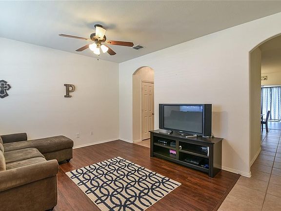 3rd image of 710 Dickerson Ln