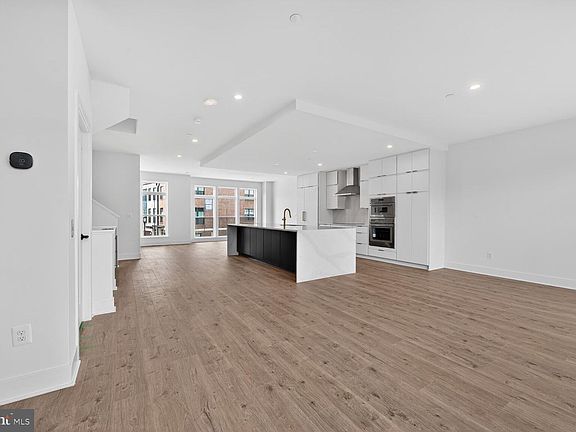 4th image of 1135 Polaris Rd #101