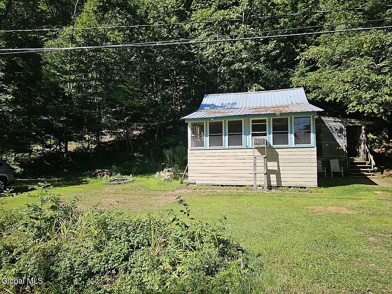 2nd image of 1943 N Shore Road