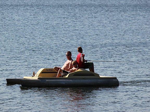 735 acre all-sports lake