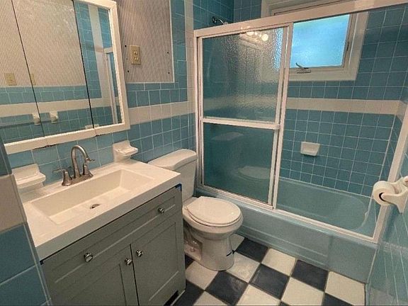 3rd image of 14 Castle Ct
