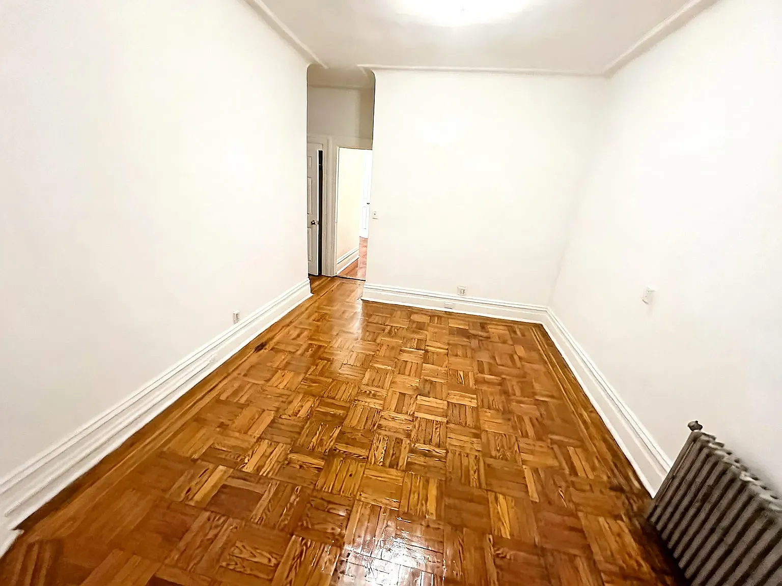 907 Summit Avenue — Photo 3