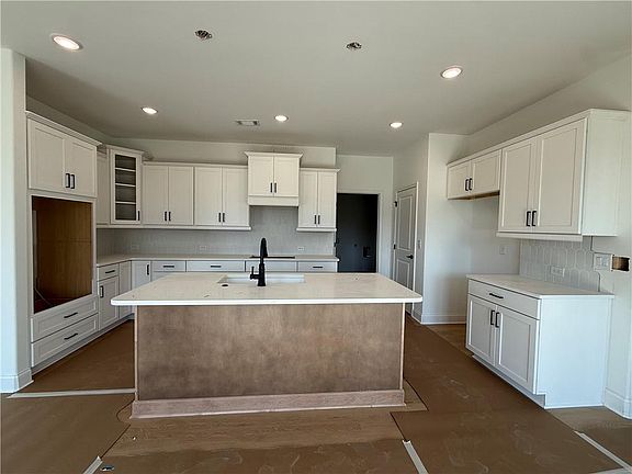 6th image of this home