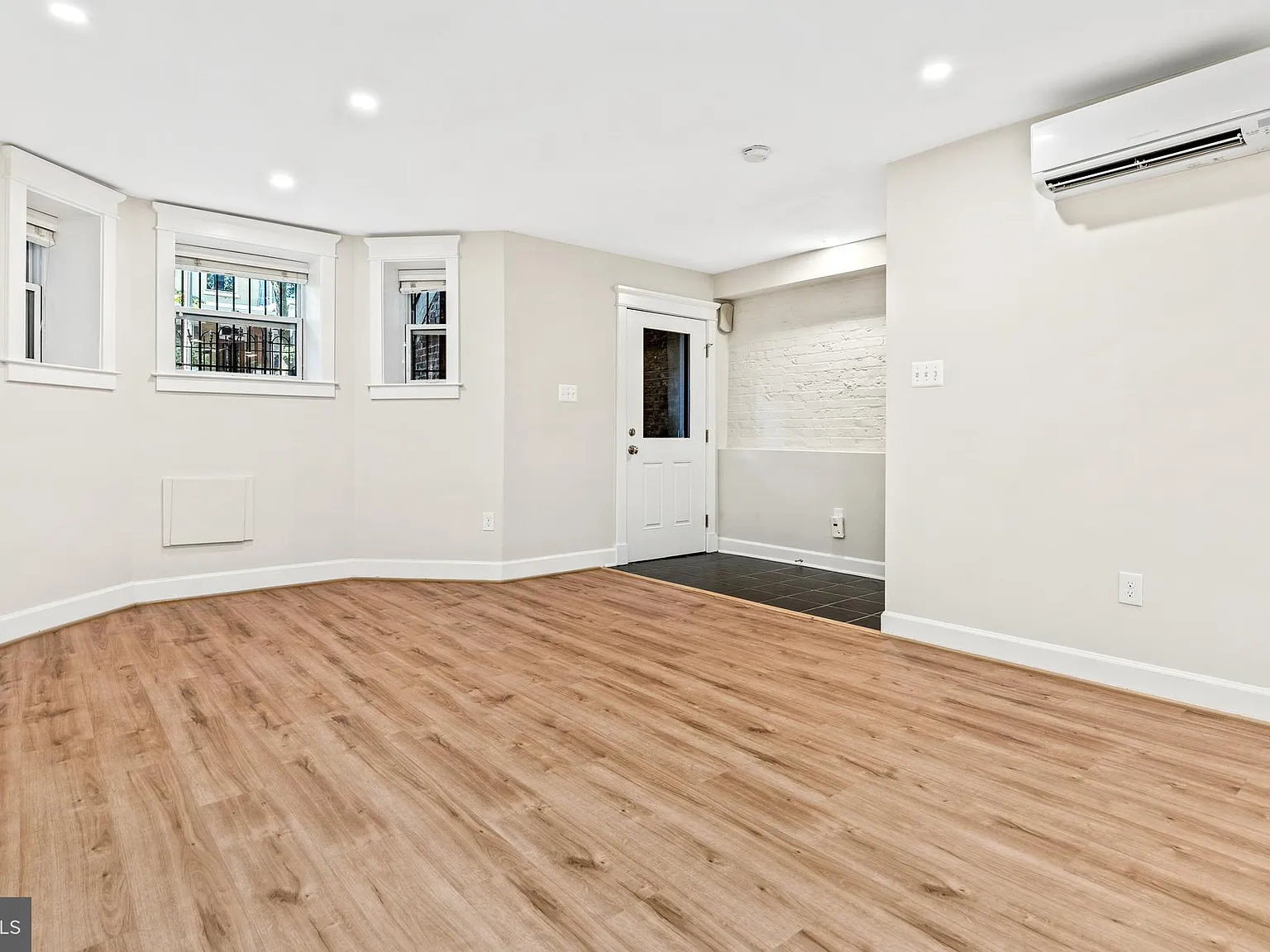 1709 Euclid St NW — Photo 4