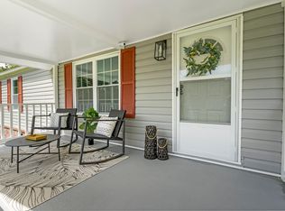 5838 Diamond Cutt Rd, Hollywood, SC 29449