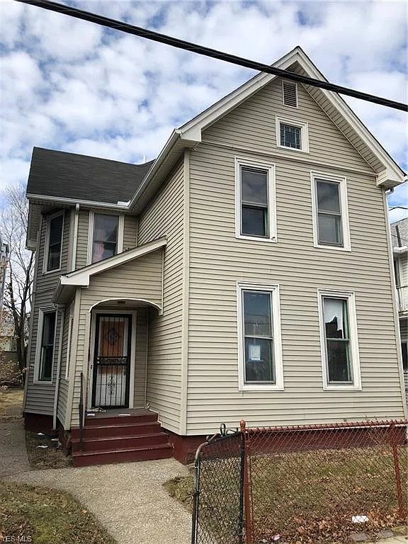 2162 W 29th St photo 1