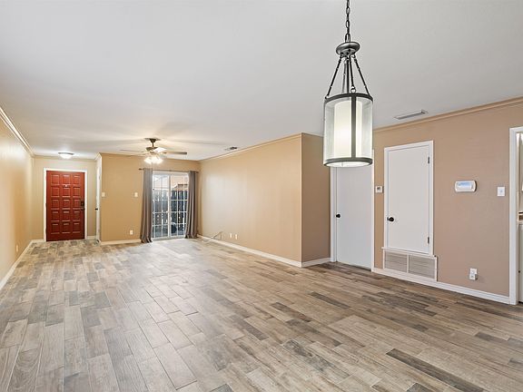 5th image of 100 Royal Way Dr APT 4A