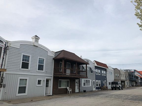 2nd image of 8 Catalina Dr