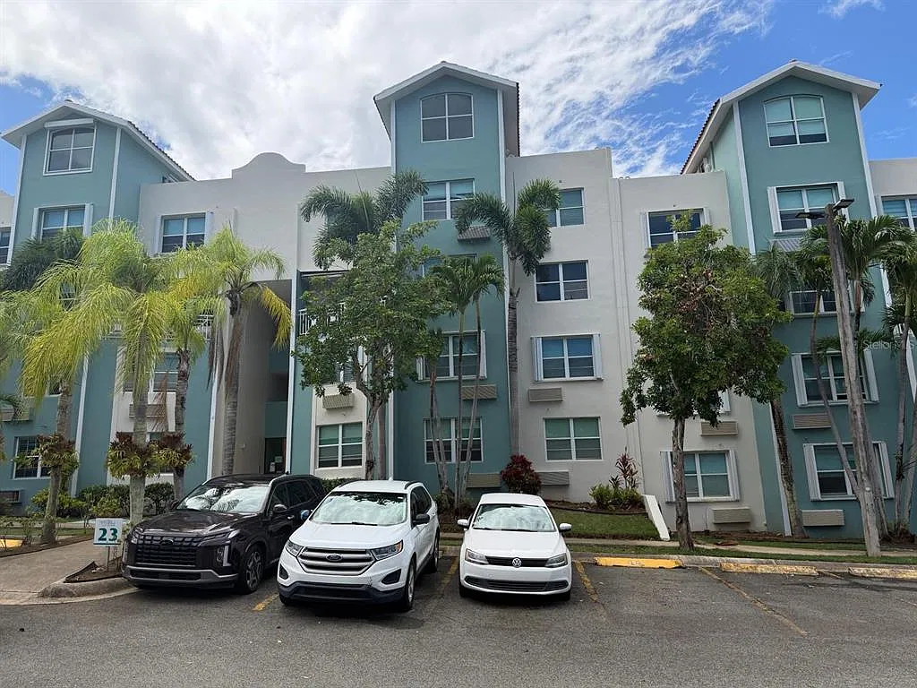 3 bed, 2.0 bath, $2,500 — Photo 2