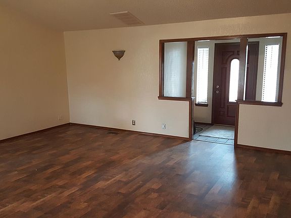 4th image of 2422 Countrywood Ln