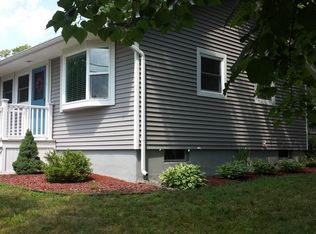 33 Higgins St, Springfield, MA 01108