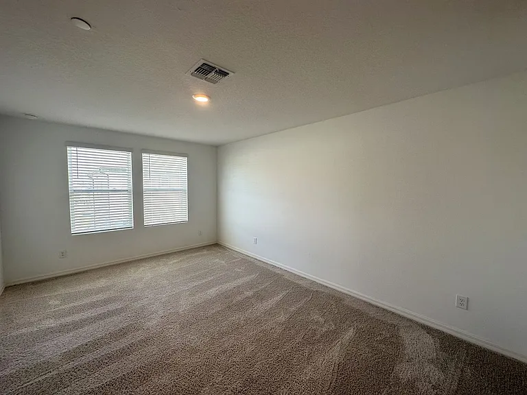 12850 Gabor Ave — Photo 14