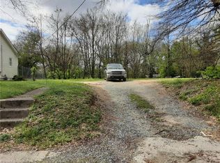 1522 & 1524 McConnell Rd, Greensboro, NC 27401