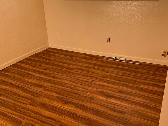 3rd image of 2727 Oakmont St APT 3