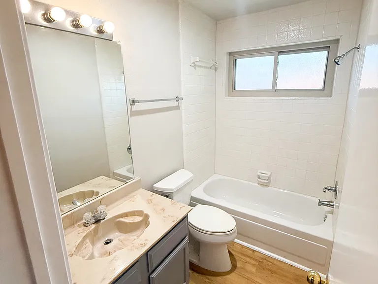 720 Crescent Dr — Photo 15