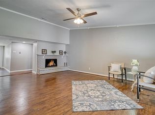 2902 Robin Hill Ln, Garland, TX 75044