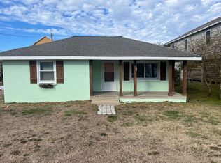 1208 Avery St, Morehead City, NC 28557