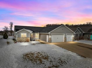 N8973 Spring Valley Rd, Menasha, WI 54952
