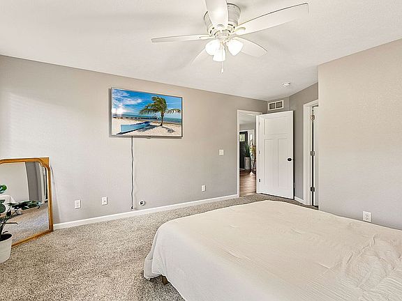 5th image of 2524 Tulip Blvd