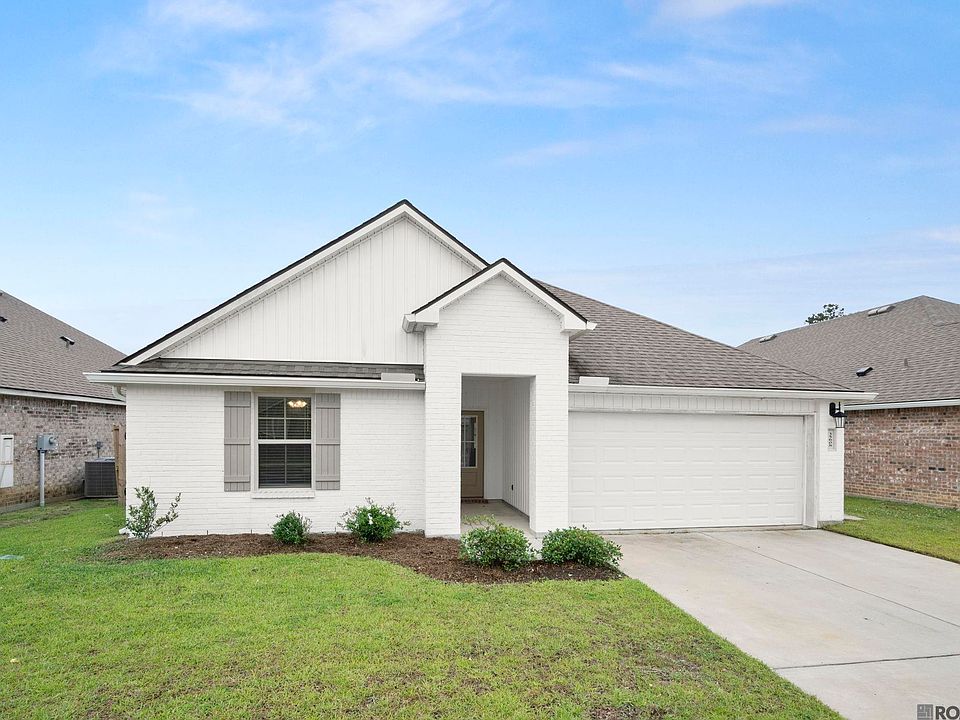 1st image of 35608 Grovemont Dr