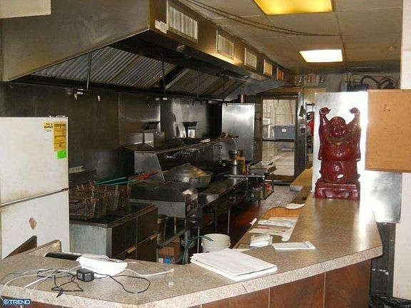 5th image of 8052 Frankford Ave