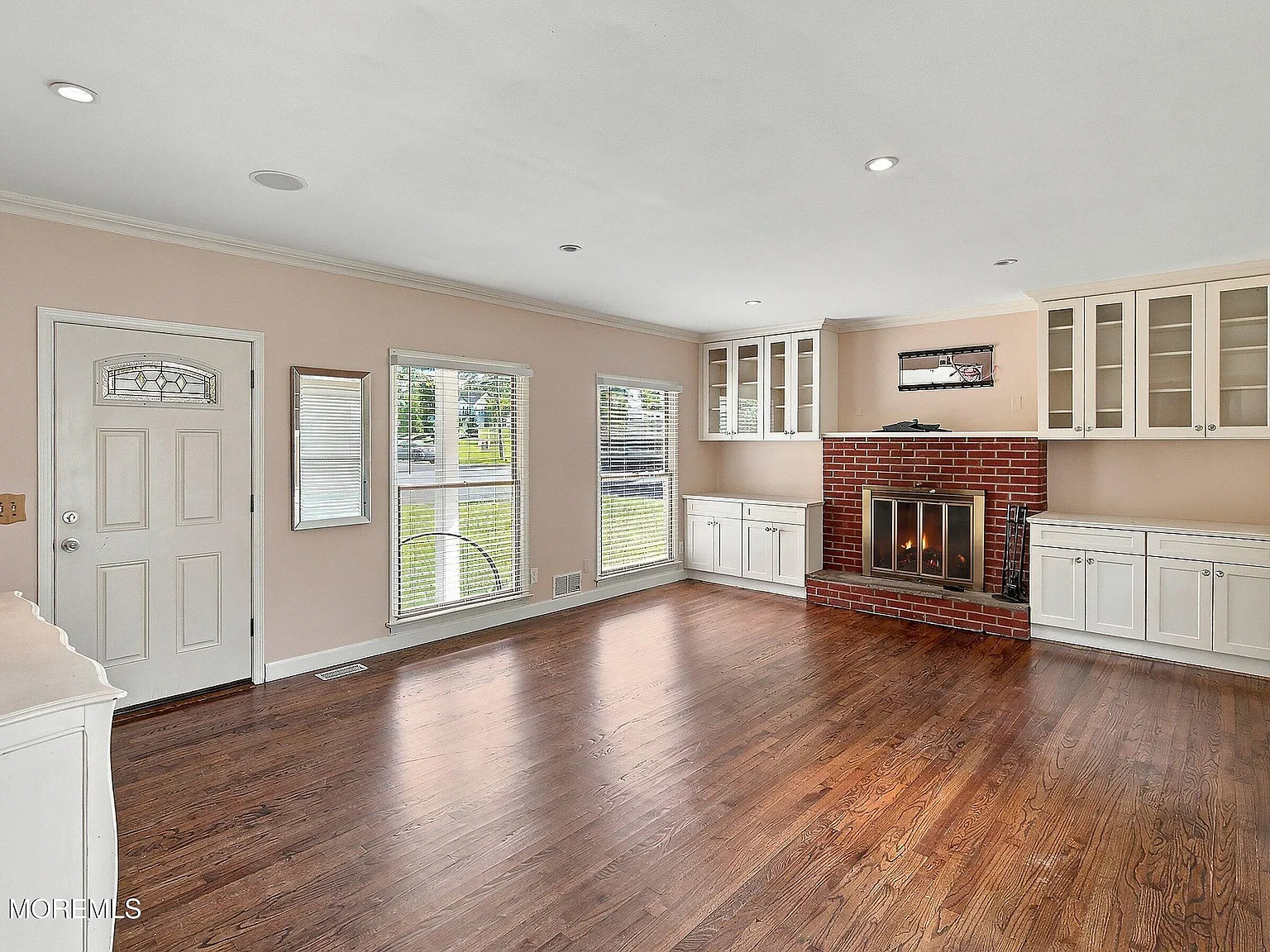 3 bed, 1035 sqft, $2,800 — Photo 4