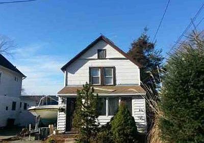 1st image of 917 McKinley St