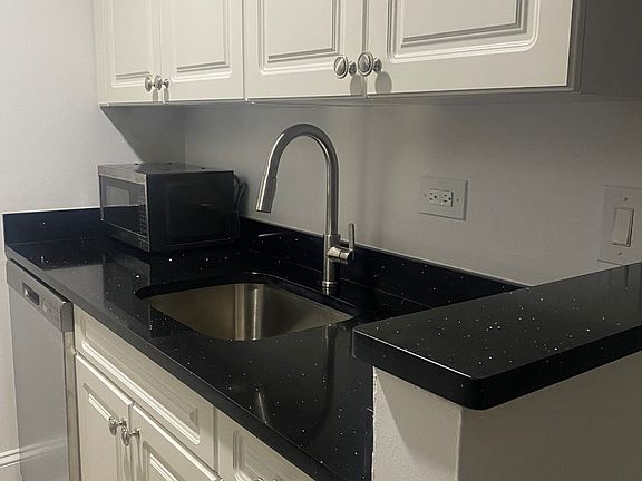 3rd image of 50 W 34th St APT 23C07