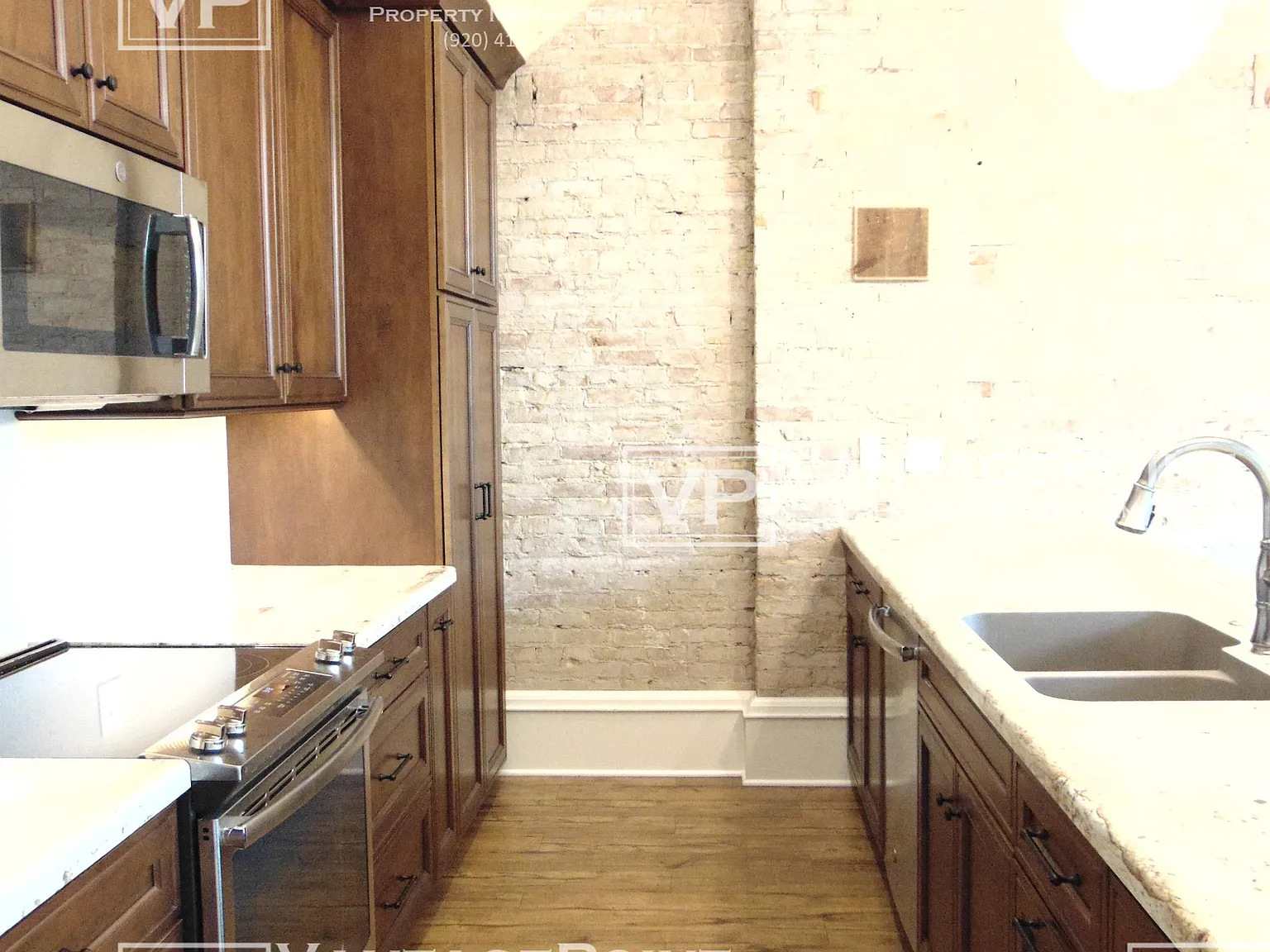121 - 123 West Wisconsin Ave - SV - 121 1/2 — Photo 3