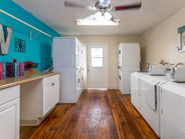Westwood Apartments — Photo 8