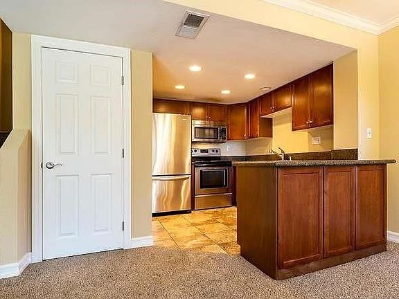 Entrance view to kitchen