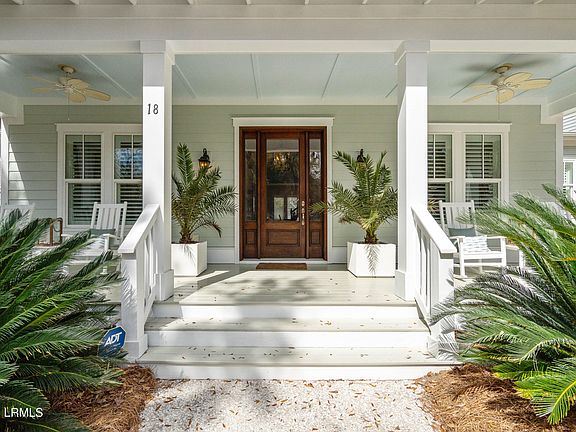 3rd image of 18 Carter Oaks Drive