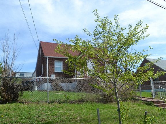 3rd image of 6503 Medwick Dr