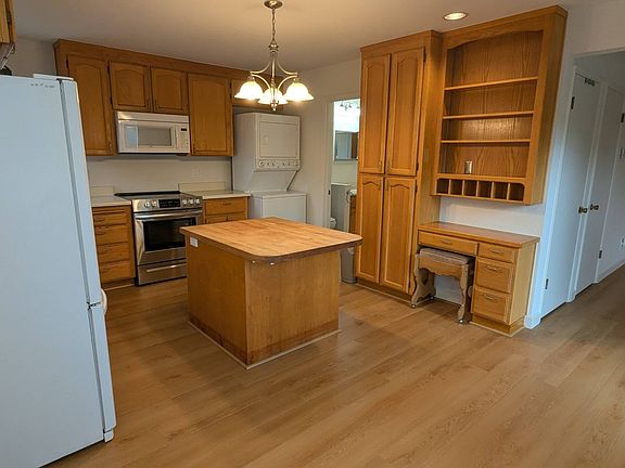 2nd image of 16395 E La Chiquita Ave