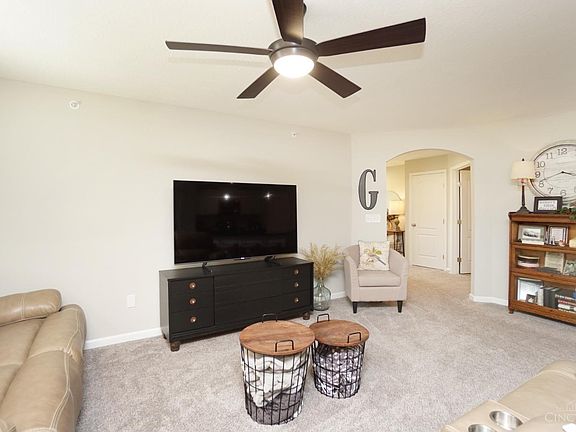 5th image of 5871 Parkview Ln #204