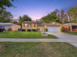 4661 Tuxedo Dr N, Warren, MI 48092