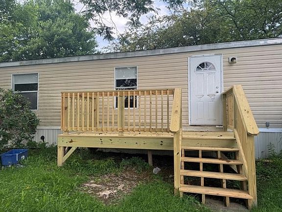 2nd image of 115 Woodview Dr