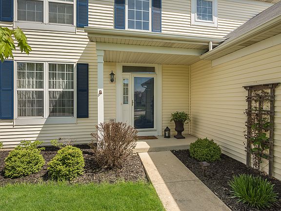 2nd image of 24332 W Hemlock Dr