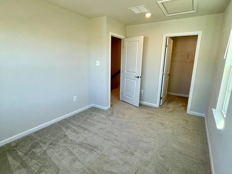 135 Dripping Spring Dr — Photo 11