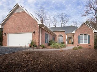 3 Oak Ct, Pinehurst, NC 28374